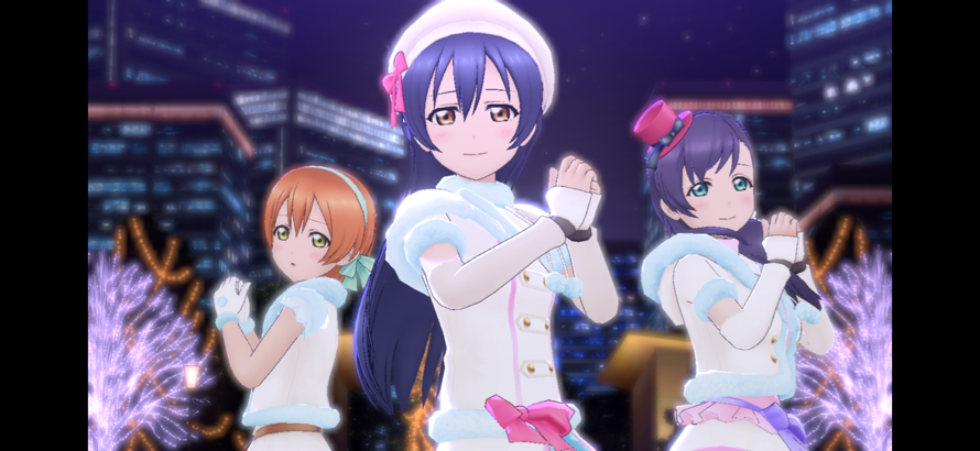 I didn't get the new Rin, but I did get Snow Halation Nozomi, so now I have the set for Lily White!...