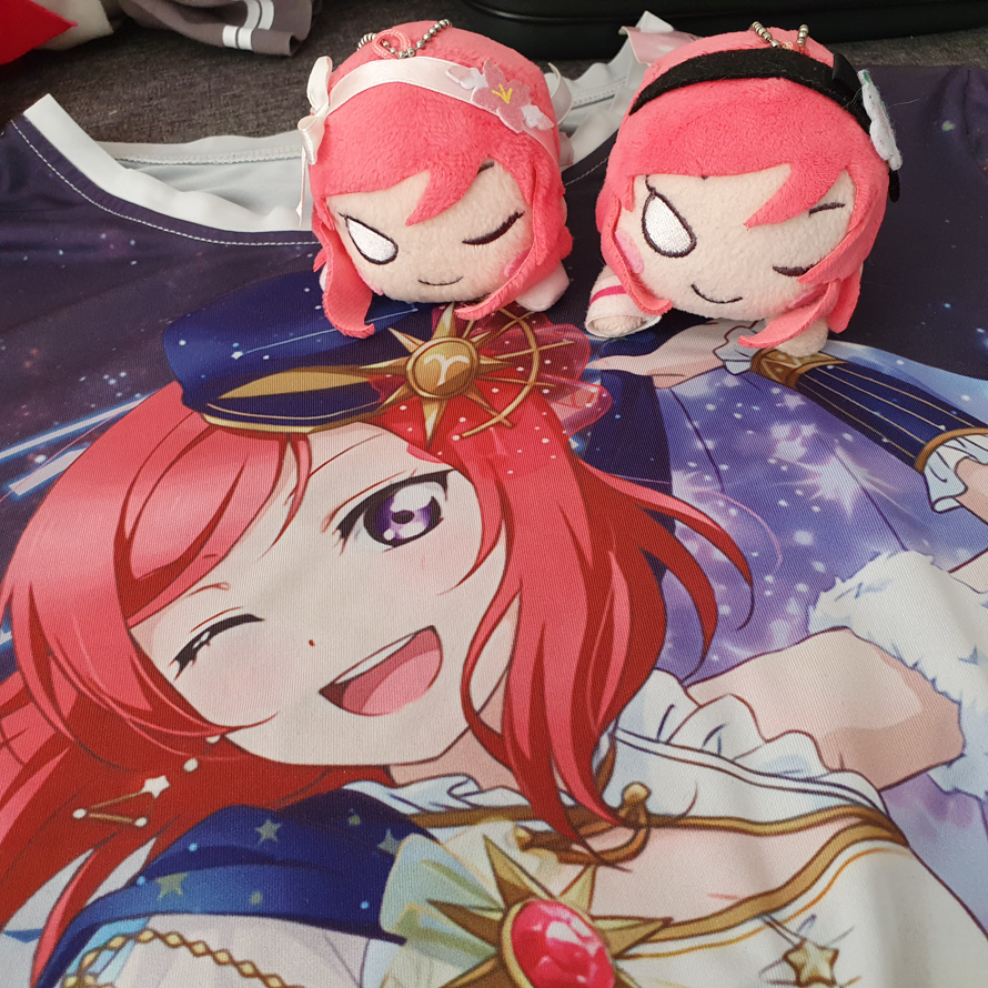 Happy birthday Maki ! This tee shirt and the Happy Maker Neso aren't mine but I wanted to use them...